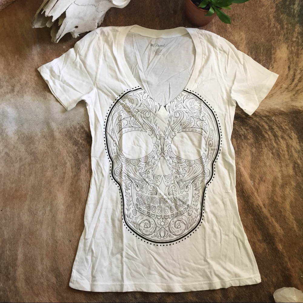 NWOT Sugar skull Graphic Tee 💀